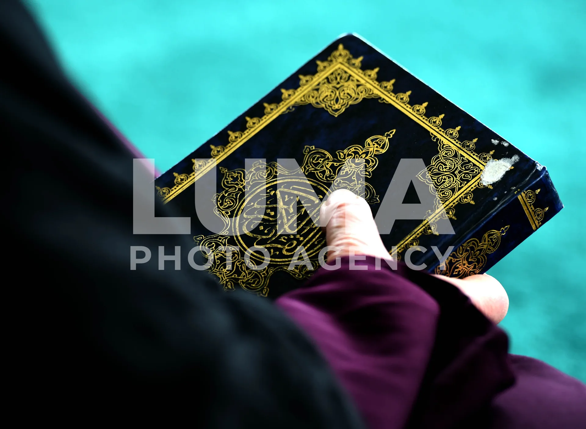 الجزائر - المرأة - الدين