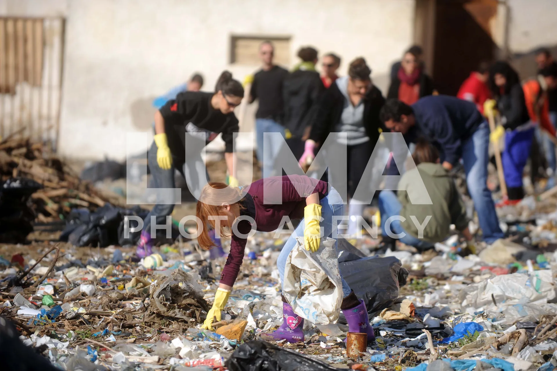Beach clean-up in Tamenfoust