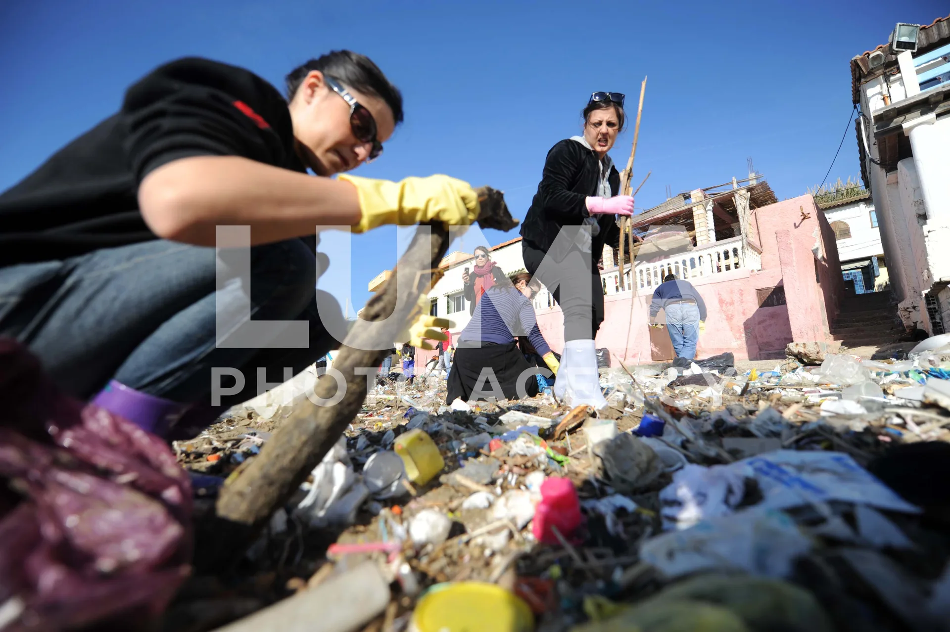 Beach clean-up in Tamenfoust