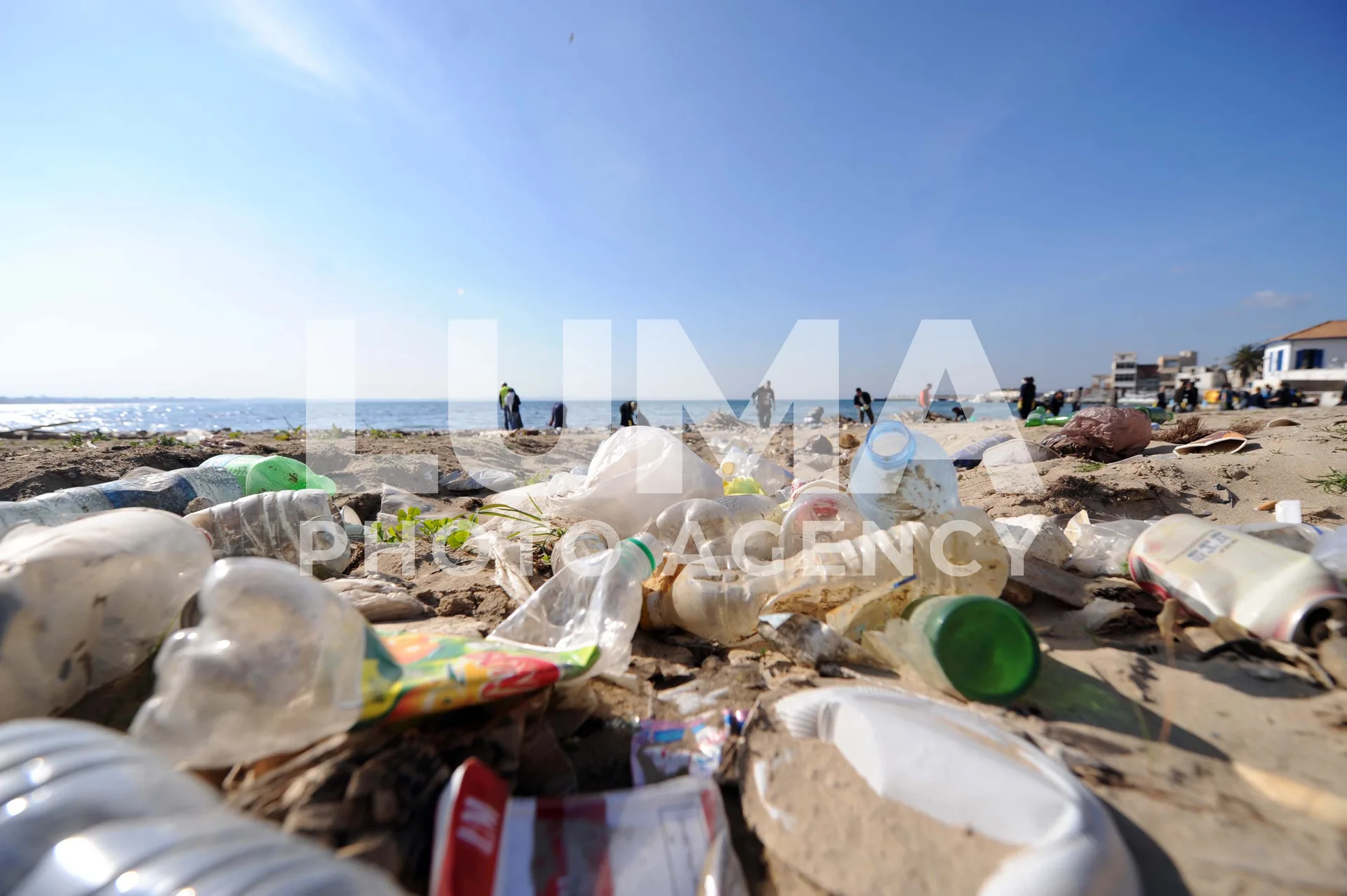 Beach clean-up in Tamenfoust
