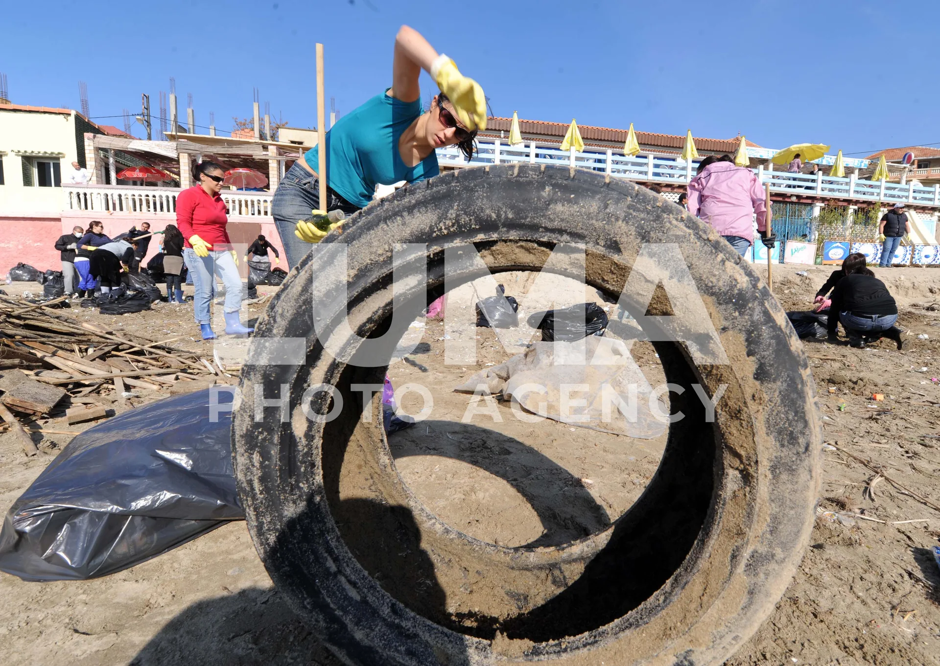 Beach clean-up in Tamenfoust