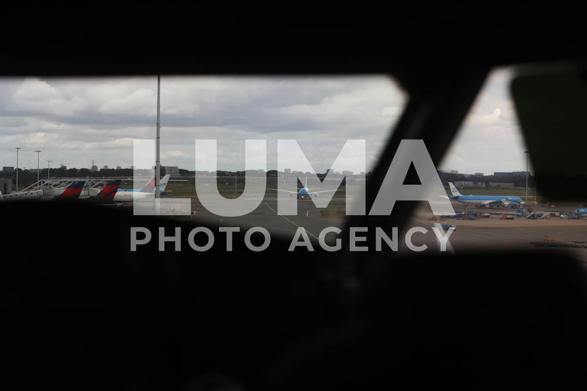 مطار أمستردام-سخيبول —