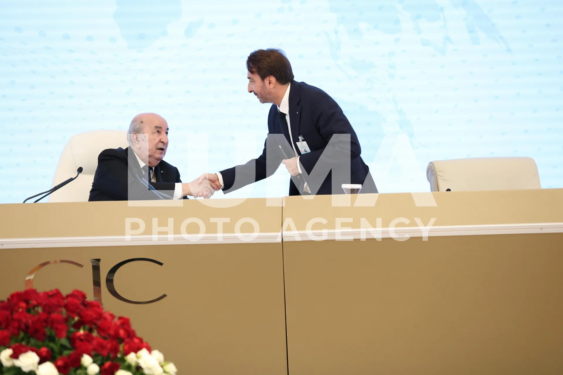 تبون يلتقي المتعاملين الاقتصاديين بالمركز الدولي للمؤتمرات