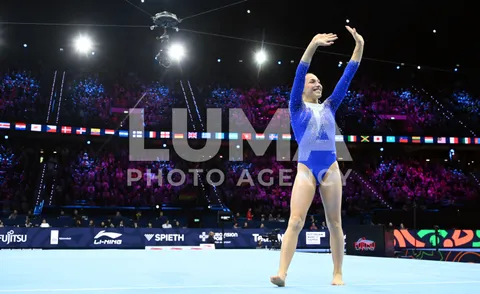 Kaylia Nemour ,sacrée championne du monde des barres asymétriques